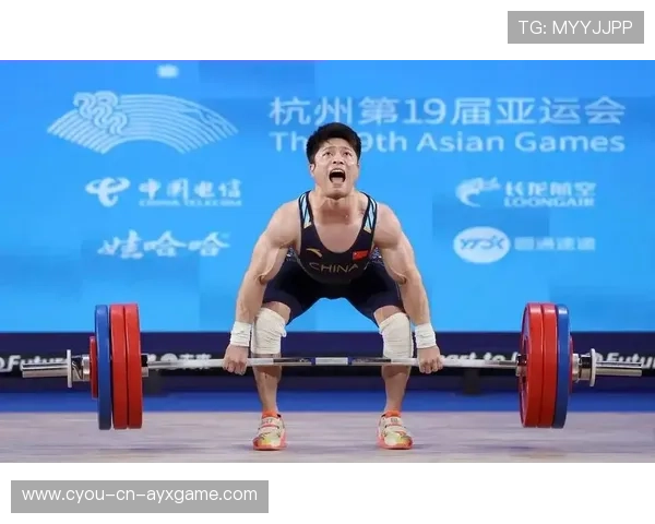 举重训练营开展比赛前技术点集中强化提升发挥稳定性，举重比赛战术